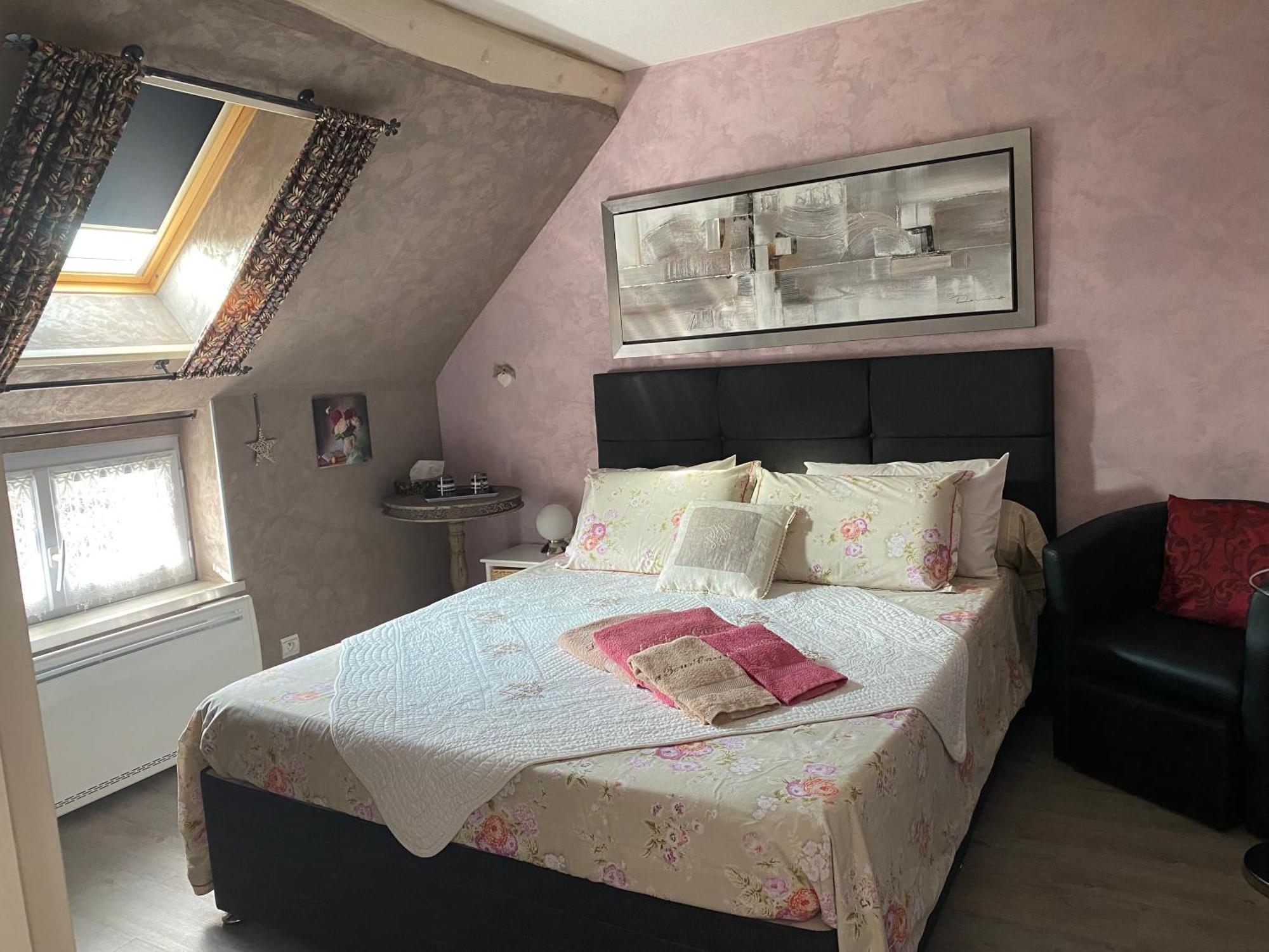 Une Parenthese Fleurie La Heuniere Exteriér fotografie