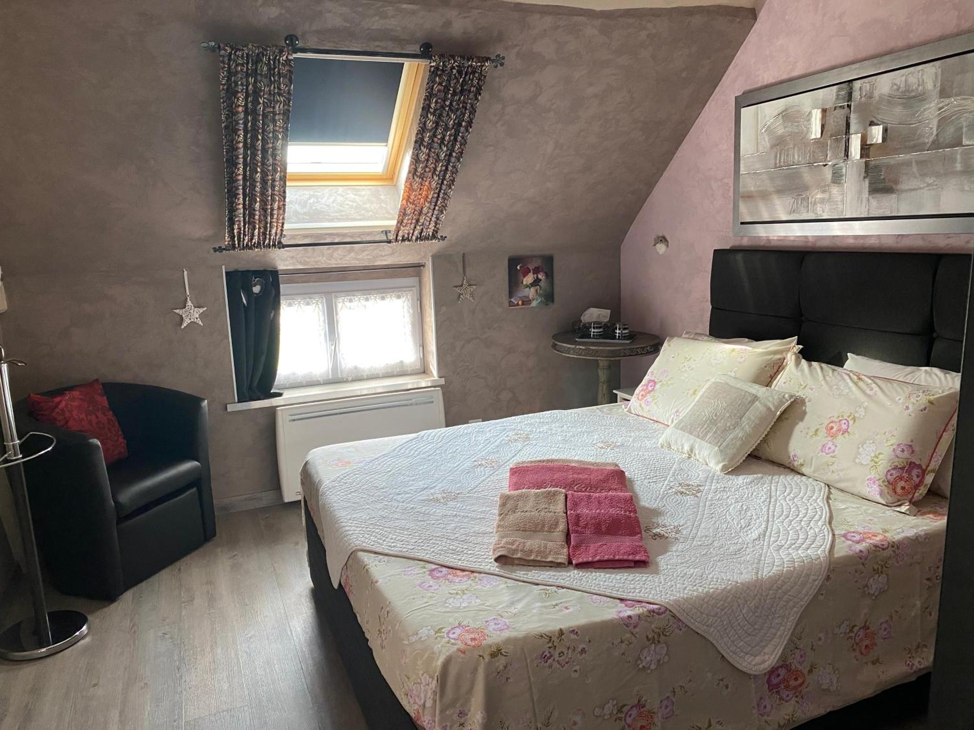 Une Parenthese Fleurie La Heuniere Exteriér fotografie